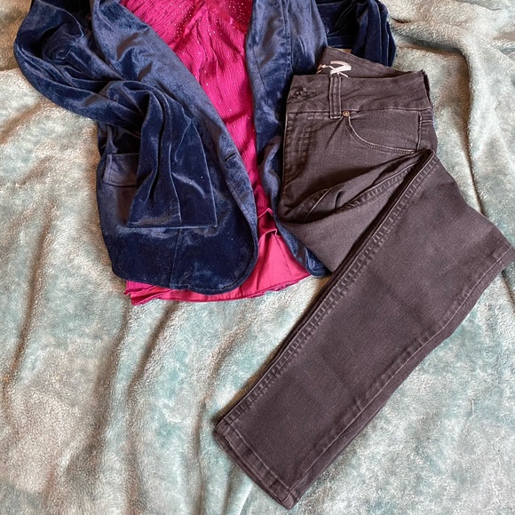 Dark Wash Boot Cut Jeans l Seven7 l Size 8 - Picture 2 of 4